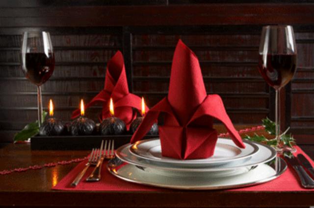 Πώς θα στρώσεις το γιορτινό τραπέζι