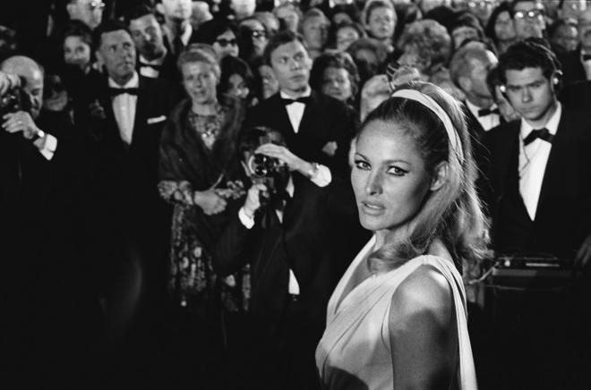 Η Ούρσουλα Άντρες ως Bond Girl στο φεστιβάλ του 1965.