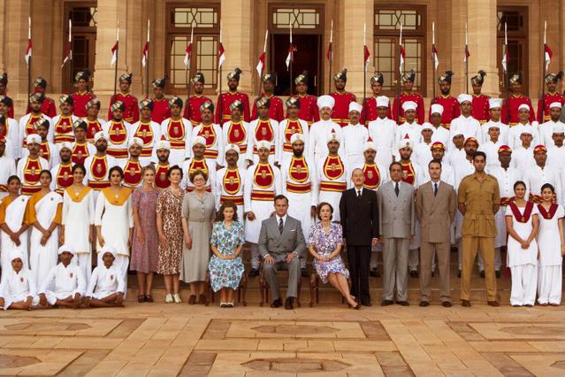 Berlinale 2017: Τζίλιαν Άντερσον και Χιου Μπόνβιλ φέρνουν το «Downton Abbey» στην Ινδία