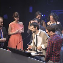 «Το Αγόρι Τρώει το Φαγητό του Πουλιού» αναδείχθηκε από την Ακαδημία η καλύτερη ταινία