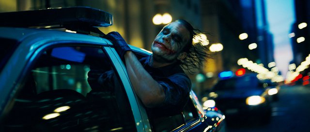 36. The Dark Knight (2008) Εισπράξεις παγκοσμίως: $1,004,558,444  Εισπράξεις πρώτου Σαββατοκύριακου: $158,411,483 Κόστος παραγωγής: $185 εκατομμύρια 