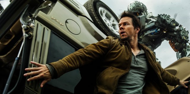 23. Transformers: Age of Extinction (2014) Εισπράξεις παγκοσμίως: $1,104,054,072  Εισπράξεις πρώτου Σαββατοκύριακου: $100,038,390 Κόστος παραγωγής: $210 εκατομμύρια 