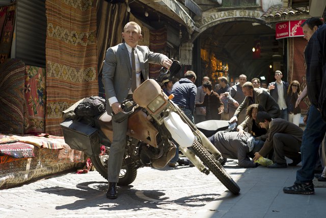 22. Skyfall (2012) Εισπράξεις παγκοσμίως: $1,108,561,013  Εισπράξεις πρώτου Σαββατοκύριακου: $88,364,714 Κόστος παραγωγής: $200 εκατομμύρια 