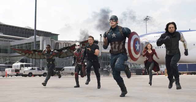 19. Captain America: Civil War (2016) Εισπράξεις παγκοσμίως: $1,153,304,495 Εισπράξεις πρώτου Σαββατοκύριακου: $179,139,142 Κόστος παραγωγής: $250 εκατομμύρια