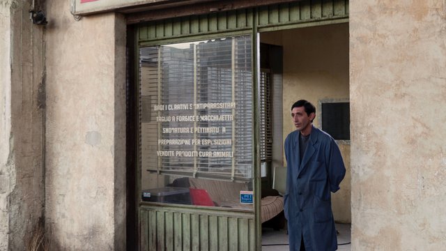59ο ΦΚΘ: Ο Ματέο Γκαρόνε επιστρέφει στον κόσμο του εγκλήματος με έναν ταπεινό θρίαμβο