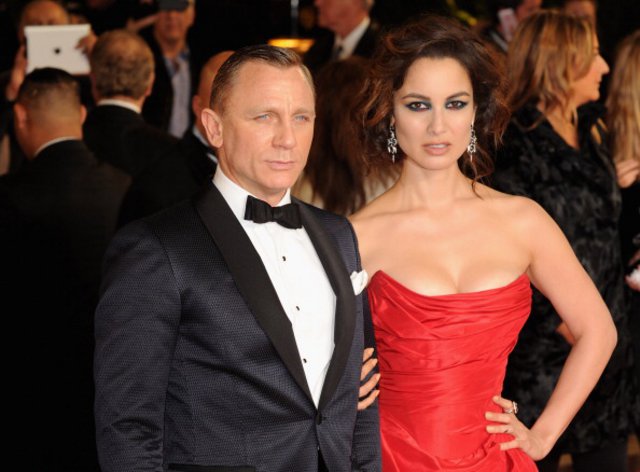 Ο Ντάνιελ Κρεγκ φωτογραφίζεται με την Μπερενίς Μαρλό