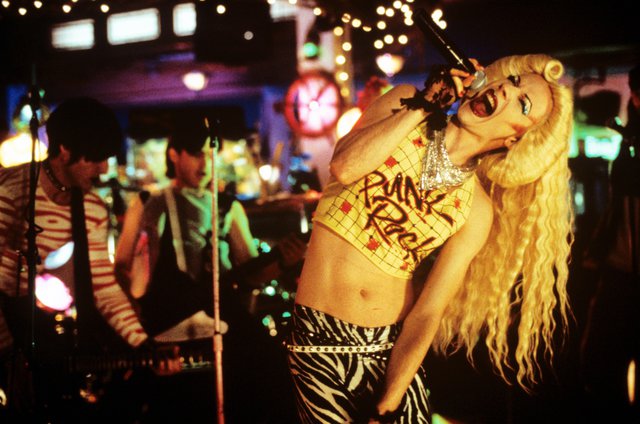  Hedwig and the Angry Inch  (2001), του Τζον Κάμερον Μίτσελ