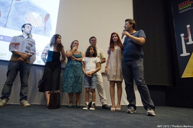Οι συντελεστές της «Κόρης» επί σκηνής