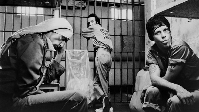 «Στην Παγίδα του Νόμου» («Down by Law» 1986), του Τζιμ Τζάρμους