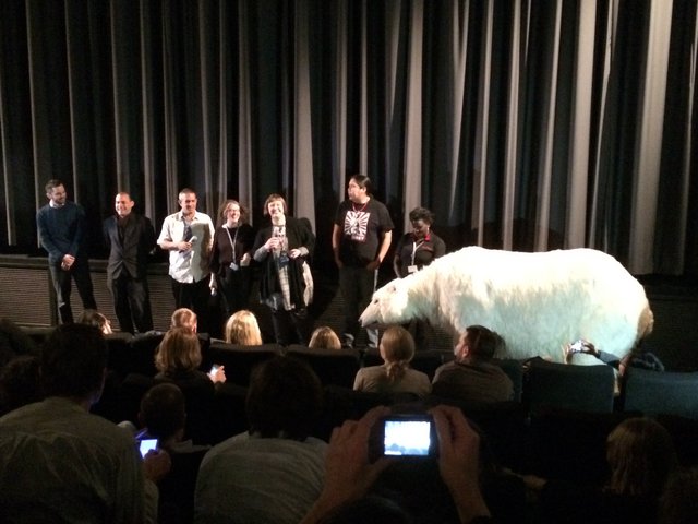 Μία... αρκούδα στη Μπερλινάλε!