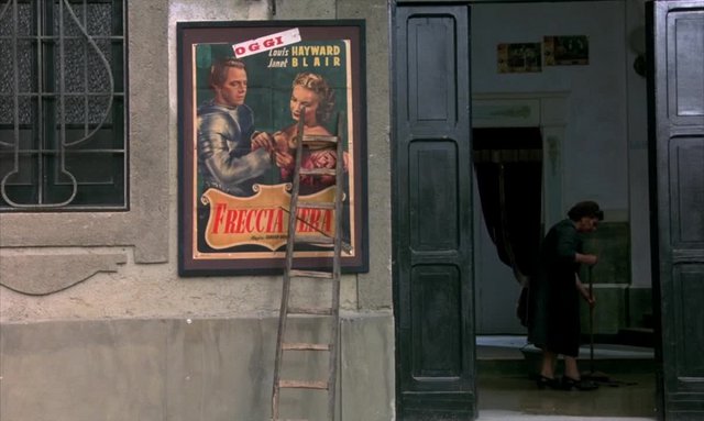 «Ο Μαύρος Τοξότης» (Γκόρντον Ντάγκλας, 1948) - Σε ένα γρήγορο μοντάζ με την καθημερινότητα μέσα και έξω από το σινεμά. 