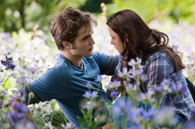 Τrailer: Τα twilight βαμπίρ ξανάρχονται 