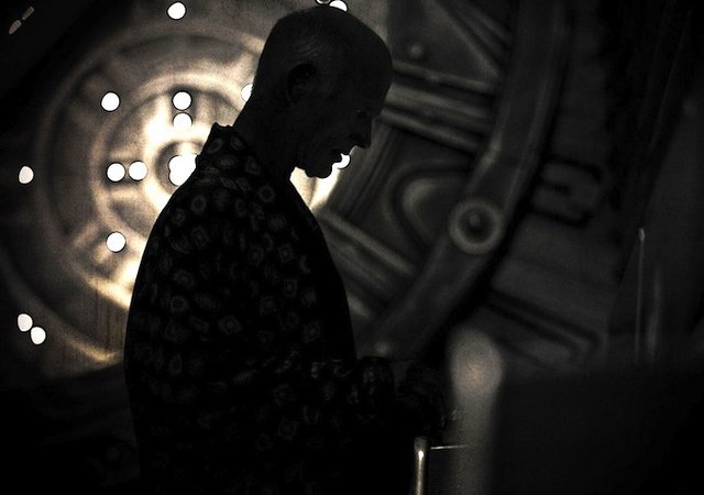 Τι δείχνει η Τίλντα Σουίντον; Νέες εικόνες από το πολλά υποσχόμενο «Snowpiercer»