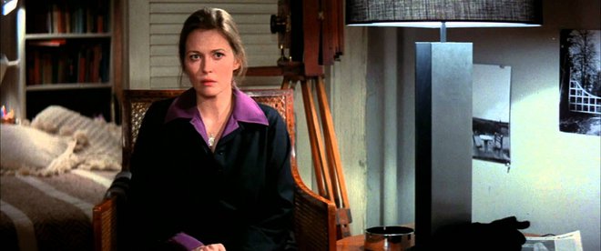 «Οι Τρεις Μέρες του Κόνδορα» (1975) του Σίντνεϊ Πόλακ  Απαστράπτον ζεύγος με τον Ρέντφορντ σε μια ταινία που μοιάζει να βαραίνει από τον χρόνο που έχει περάσει - και δεν είναι πάντα καλό αυτό - ωστόσο