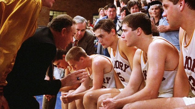 «Πάθος για το Μπάσκετ» (1986) του Ντέιβιντ Άνσπο  Η καλύτερη (μαζί με το «Hoop Dreams») ταινία που έγινε ποτέ για το μπάσκετ, οφείλεται κατά πολύ στον Τζιν Χάκμαν που χωρίς ν' αλλάξει τίποτα (εκτός απ