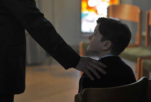 Berlinale 2019: Ζητήματα πίστης και ηθικής στη νέα ταινία του Φρανσουά Οζόν «Με τη Χάρη του Θεού»