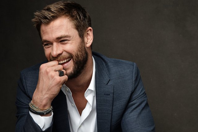 Από τον Thor στον 007; Ο Κρις Χέμσγουορθ μιλά για το μέλλον του μετά τους «Avengers»