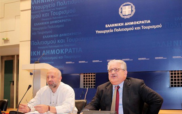 Ο Γρηγόρης Καραντινάκης και ο Κώστας Τζαβάρας στη συνέντευξη τύπου