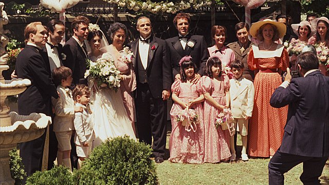 Παγκόσμια Ημέρα Οικογένειας! Πώς θα ήταν άραγε η οικογένεια Κορλεόνε με άλλους πρωταγωνιστές;