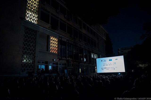 «Η Κρυφή Γοητεία της Μπουρζουαζίας» του Μπουνιουέλ στη Γαλλική Αρχαιολογική Σχολή! [photos]