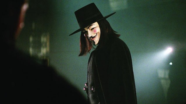 V for Vendetta (2005) του Τζέιμς ΜακΤιγκ  Διασκευάζοντας το ομότιτλο κόμικ των Αλαν Μουρ, Ντέιβιντ Λόιντ και σε ευθύ διάλογο με την πολιτική επικαιρότητα των Μπους και Μπλερ μετά την τρομολαγνεία της 