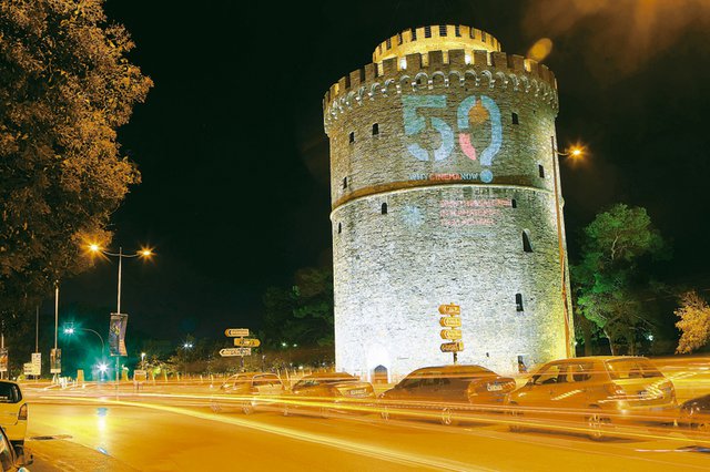  Ομίχλη  και χειροκρότημα 