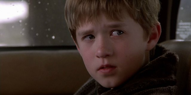 Χέιλι Τζόελ Όσμεντ - 10 ετών (Υποψήφιος για Όσκαρ Β' Ανδρικού Ρόλου)  Η Έκτη Αίσθηση (Sixth Sense, 1999) του Μ. Νάιτ Σιάμαλαν
