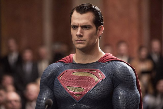 Ο Χένρι Κάβιλ αναμένεται να επιστρέψει ως Superman αλλά όχι για αμιγώς δική του ταινία
