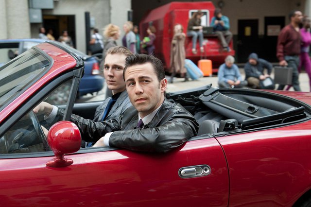 Με «Looper» ανοίγει το Τορόντο