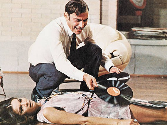 Essential Cinema #98: «Υπεράνω Πάσης Υποψίας» (1970) του Έλιο Πέτρι
