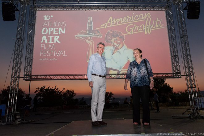 Ο Αμερικανός Πρέσβης, Geoffrey Pyatt και η Πρόεδρος της Κινηματογραφικής Εταιρίας Αθηνών, Μαρία Μπόμπολα.