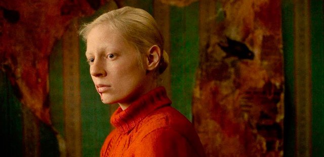 Ενα Ψηλό Κορίτσι Ενα Ψηλό Κορίτσι