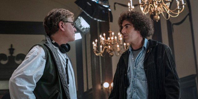 Ένα ντοκιμαντέρ 30 λεπτών κρυφοκοιτάζει πίσω από τα γυρίσματα της «Δίκης των 7 του Σικάγο» 