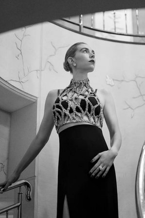 Μόδα «εσωτερικών» χώρων: Το κόκκινο χαλί των Βραβείων του Σωματείου Ηθοποιών 2021