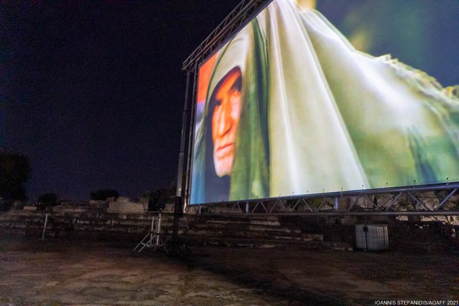 AOAFF: Μια μυσταγωγική προβολή και performance για την «Αγέλαστο Πέτρα» στην Ελευσίνα