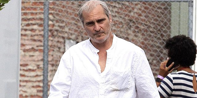 «Σαν παλιόφιλοι» ο Χοακίν Φίνιξ με τον Άρι Άστερ στα γυρίσματα του «Disappointment Blvd»