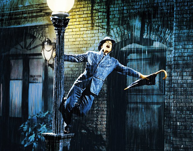 AOAFF Xmas! «Τραγουδώντας στην Βροχή» παρέα με Τζιν Κέλι απόψε στην Δημοτική Αγορά Κυψέλης