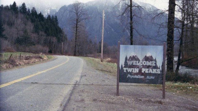 Twin Peaks Day! Οι ΝΥΧΤΕΣ ΠΡΕΜΙΕΡΑΣ ανακοινώνουν επαναληπτική προβολή του «TWIN PEAKS INTERNATIONAL PILOT»