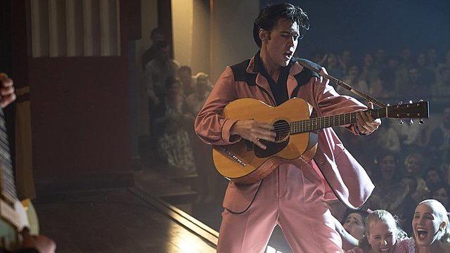 Ο Μπαζ Λούρμαν και η φιλοδοξία του «Elvis»: «Μια pop culture όπερα σε τρεις πράξεις»