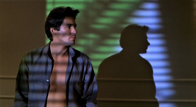 Εσείς ενδιαφέρεστε να δείτε σειρά το «American Gigolo»; Ο Πολ Σρέιντερ όχι