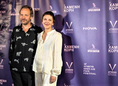​Η Μάγκι Τζίλενχαλ και ο Πίτερ Σάρσγκαρντ στην επίσημη έναρξη του 12ου Athens Open Air Film Festival