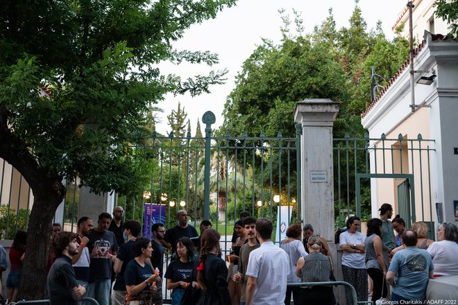 12ο AOAFF: Το «Οπωσδήποτε την Κυριακή» στον ειδυλλιακό κήπο της Γαλλικής Σχολής