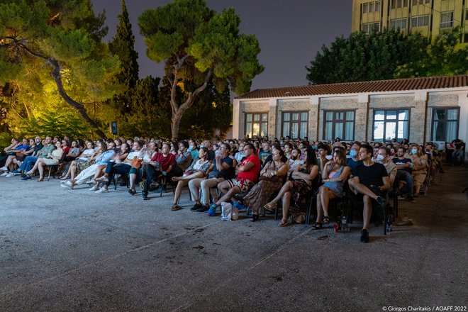 12ο AOAFF: Το «Οπωσδήποτε την Κυριακή» στον ειδυλλιακό κήπο της Γαλλικής Σχολής