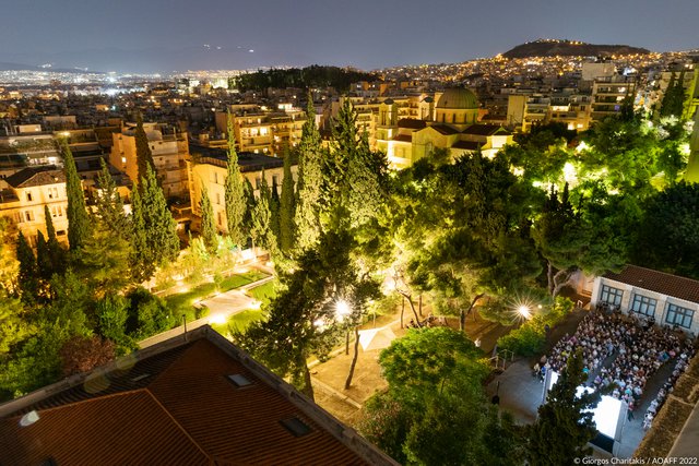 12ο AOAFF: Το «Οπωσδήποτε την Κυριακή» στον ειδυλλιακό κήπο της Γαλλικής Σχολής