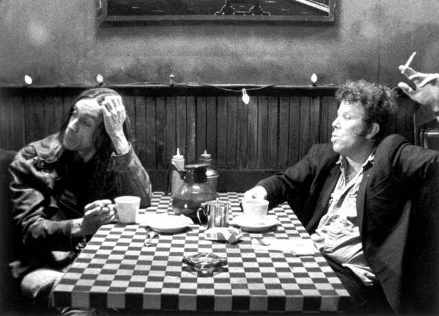 Coffee & Cigarettes: Αφιέρωμα στον Τζιμ Τζάρμους στο θερινό σινεμά ΑΒ