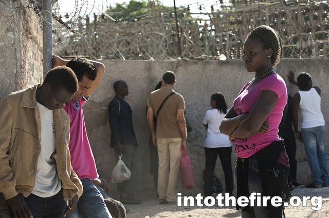 «Into The Fire»: Το σκληρό πρόσωπο της Ελλάδας του φασισμού