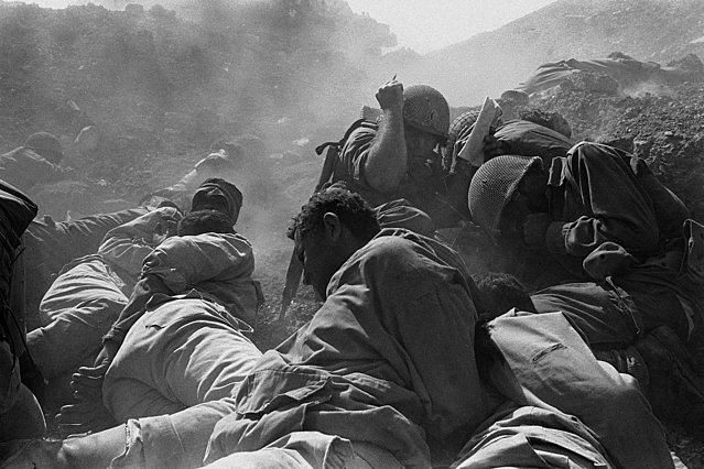 1341 Καρέ Έρωτα και Πολέμου