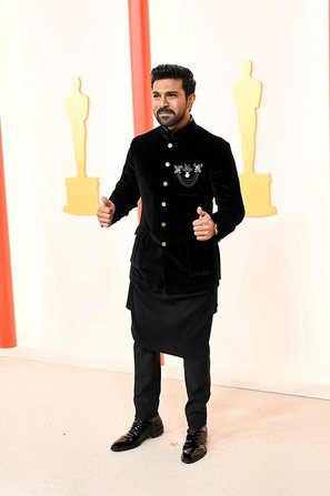 Oscars 2023: Οι εμφανίσεις στο (κι ας μην ήταν κόκκινο!) χαλί των Όσκαρ