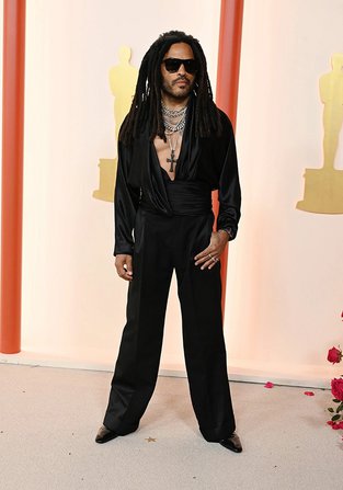 Oscars 2023: Οι εμφανίσεις στο (κι ας μην ήταν κόκκινο!) χαλί των Όσκαρ