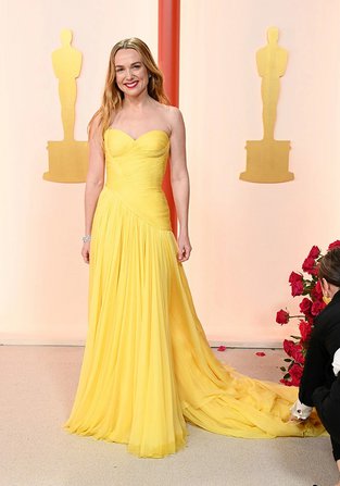 Oscars 2023: Οι εμφανίσεις στο (κι ας μην ήταν κόκκινο!) χαλί των Όσκαρ